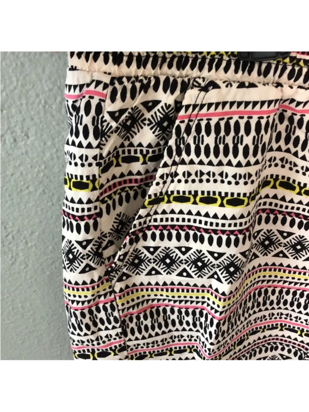 Old Navy Multi-Color Aztec Drawstring Shorts Size Large - Picture 10 of 10